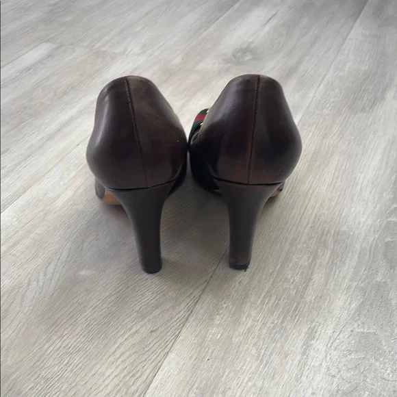 Gucci Brown Leather Heels with Gold Accent - Picture 7 of 7